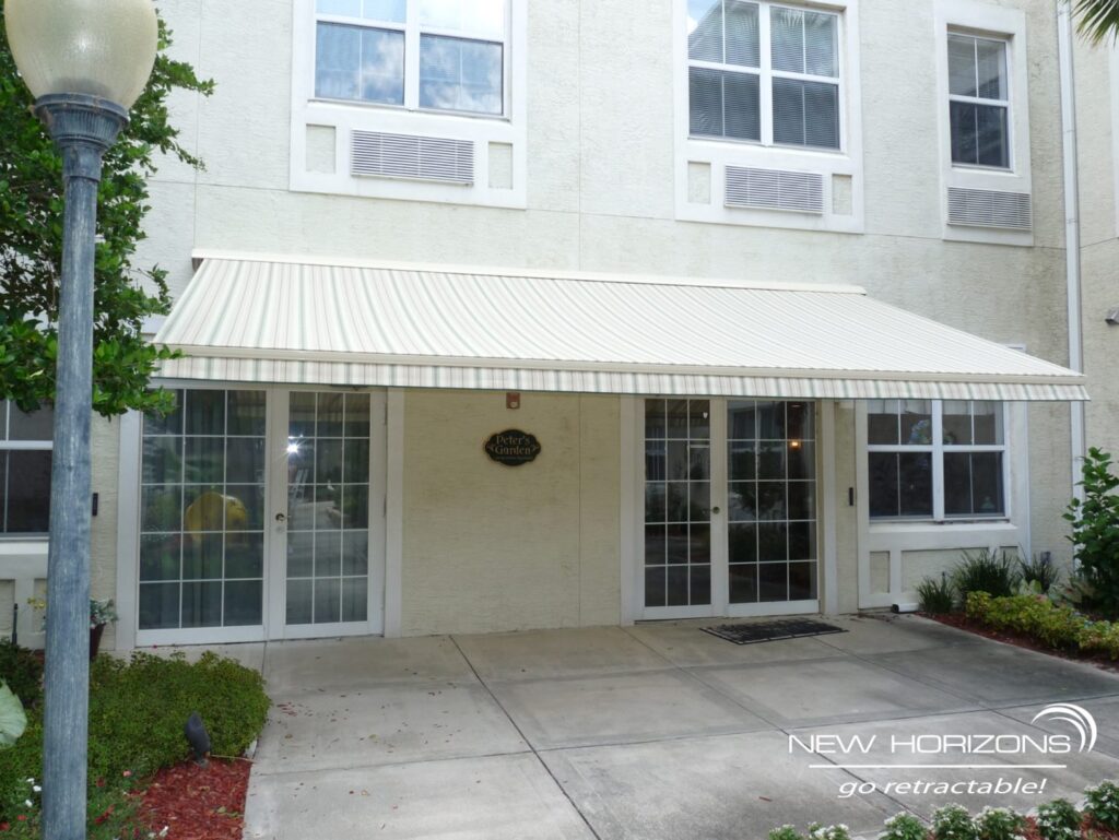 commercial retractable awnings Orlando, restaurant awnings Central Florida, business awnings FL